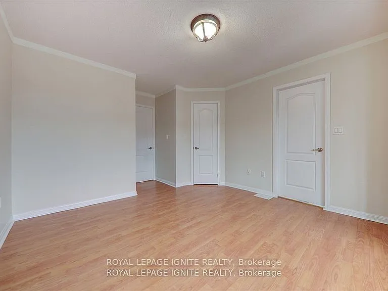 80 Acorn Pl #8 — Photo 20