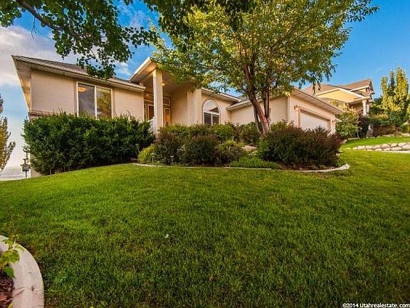 2nd image of 523 E Rocky Knoll Ln