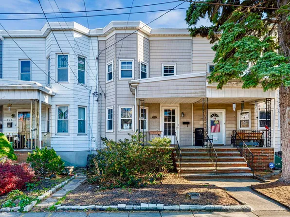 526 Avenue East image 1 of 18