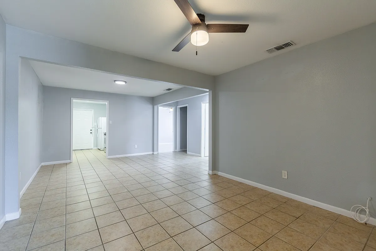 Building Photo - 7642 Oak Chase