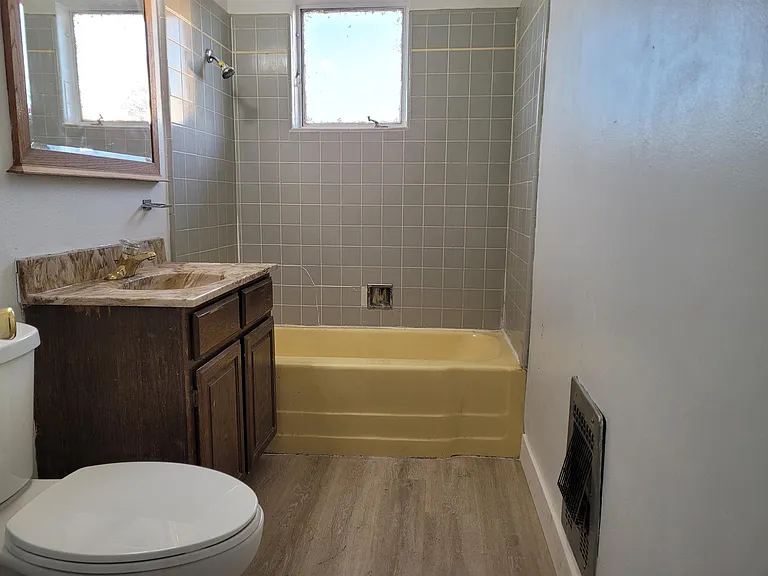 411 S 11th St #10 — Photo 9