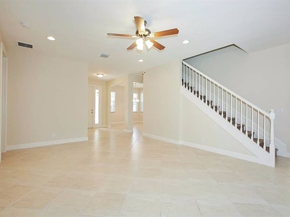3rd image of 4769 Lakeside Cir E