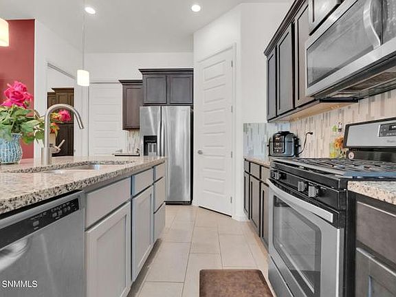 3rd image of 1953 Villa Napoli Loop W