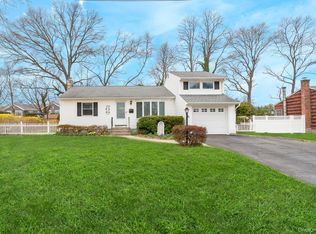 41 Peachtree Lane, Huntington Station, NY