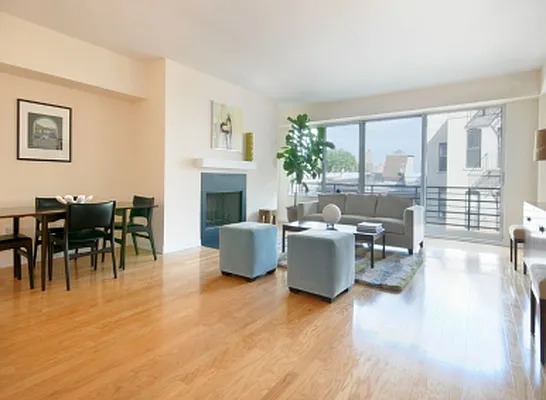 Sold by Warburg | media 7