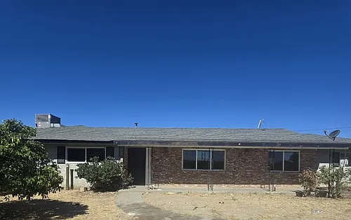 13335 S Willow Ave Photo 1