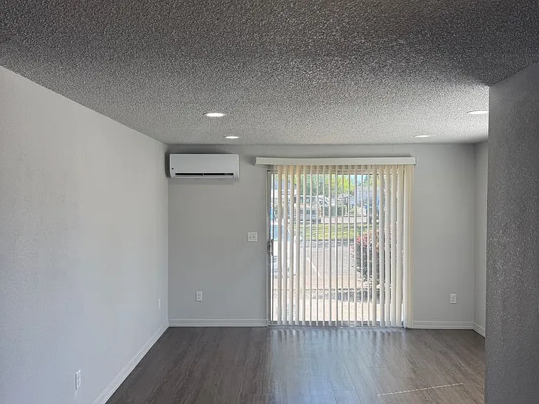 247 Lorraine Ave — Photo 1