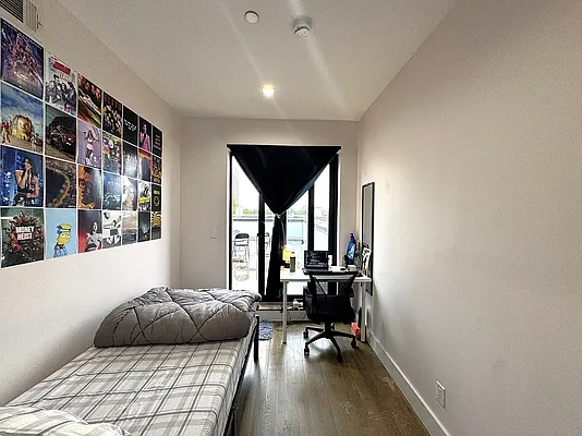 Rented by Pear NYC LLC | media 8