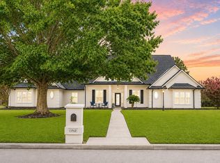 1 Lake Estates Ct, Montgomery, TX 77356