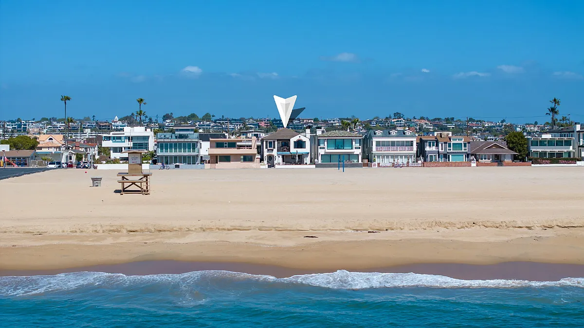 Building Photo - 1228 W Oceanfront