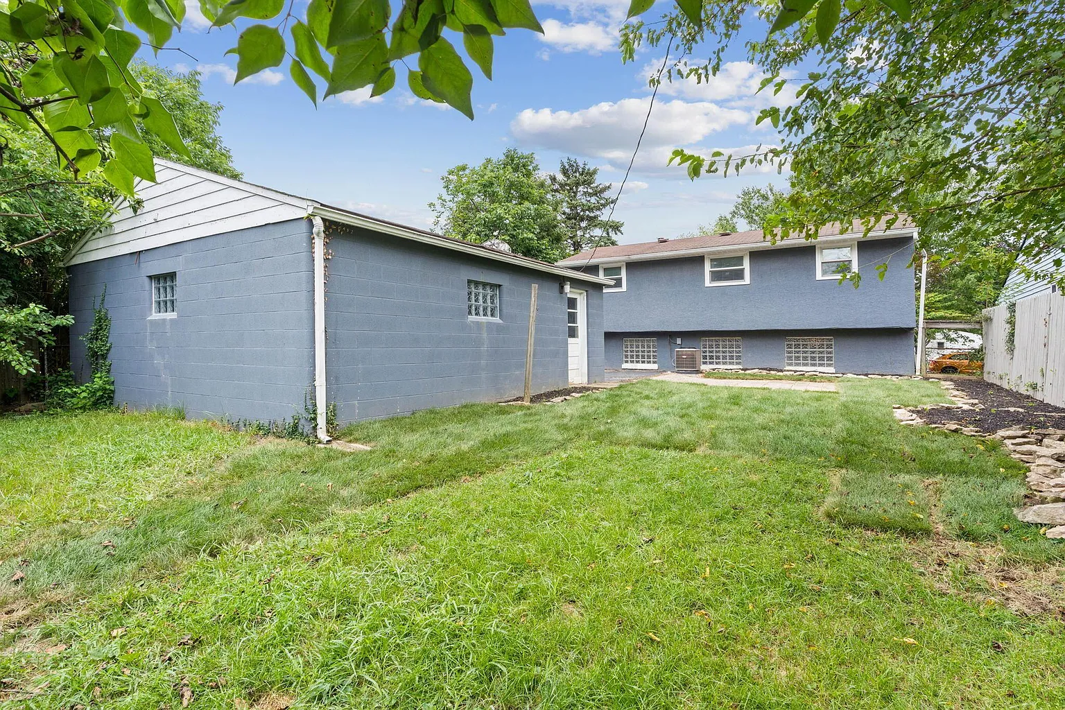 1053 Lincoln Ave N photo 1
