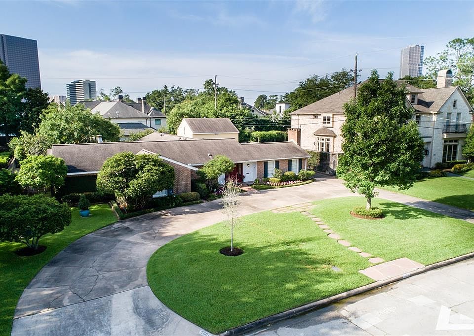 Gorgeous One-Story Living in Tanglewood