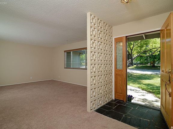 4th image of 7971 Shrewsbury Ave