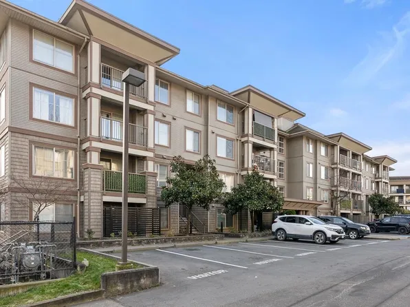 45561 Yale Rd #203, Chilliwack, BC V2P 0A8