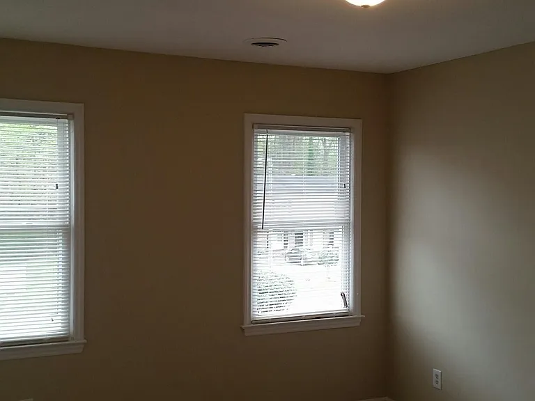 433 Homestead St #H — Photo 2