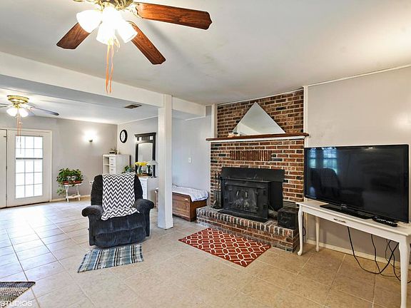 4th image of 1618 Evergreen Dr