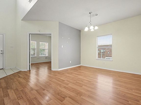 3rd image of 3425 Hermalinda Dr