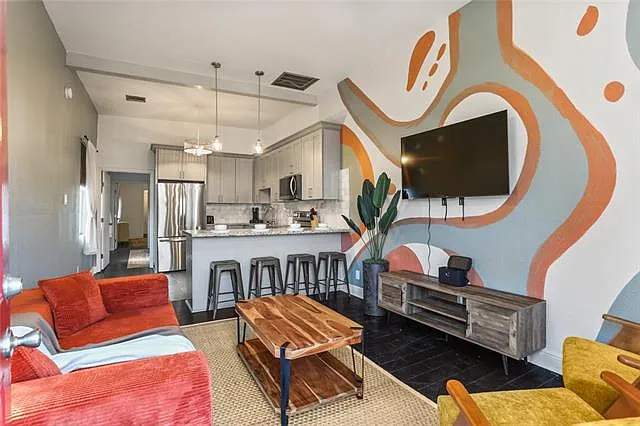 723 S Salcedo St #723 — Photo 3