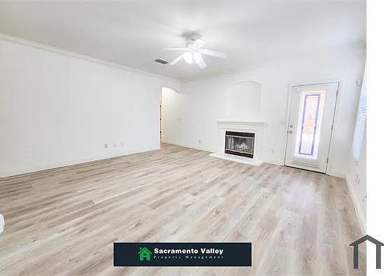 1901 Yarnell Way — Photo 11