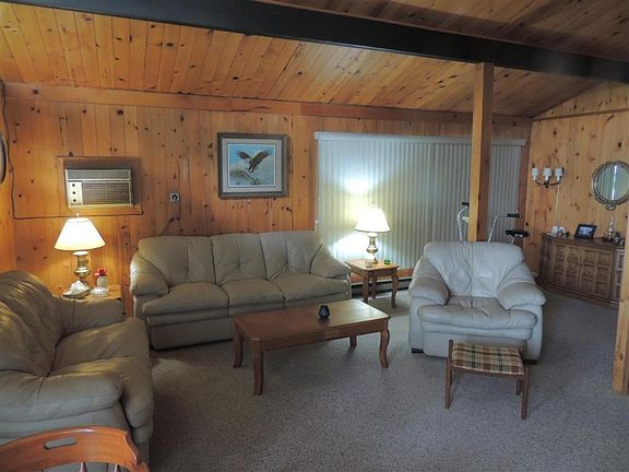 3rd image of 123 Golden Dr