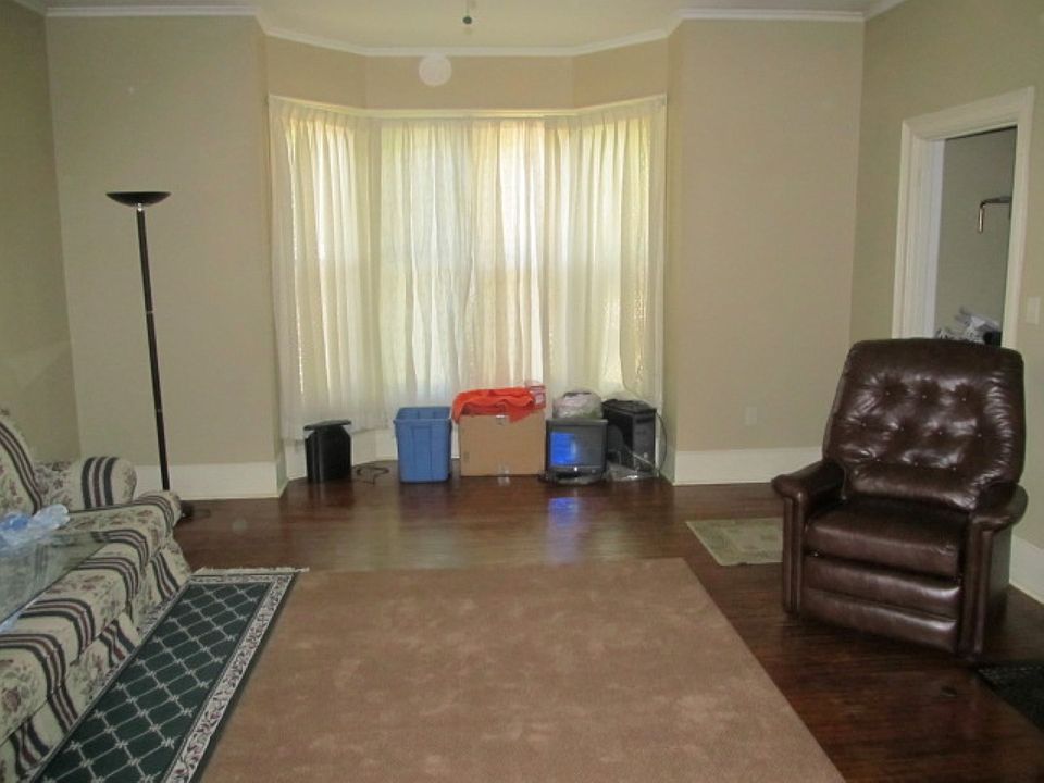 1003 living room (old photo)