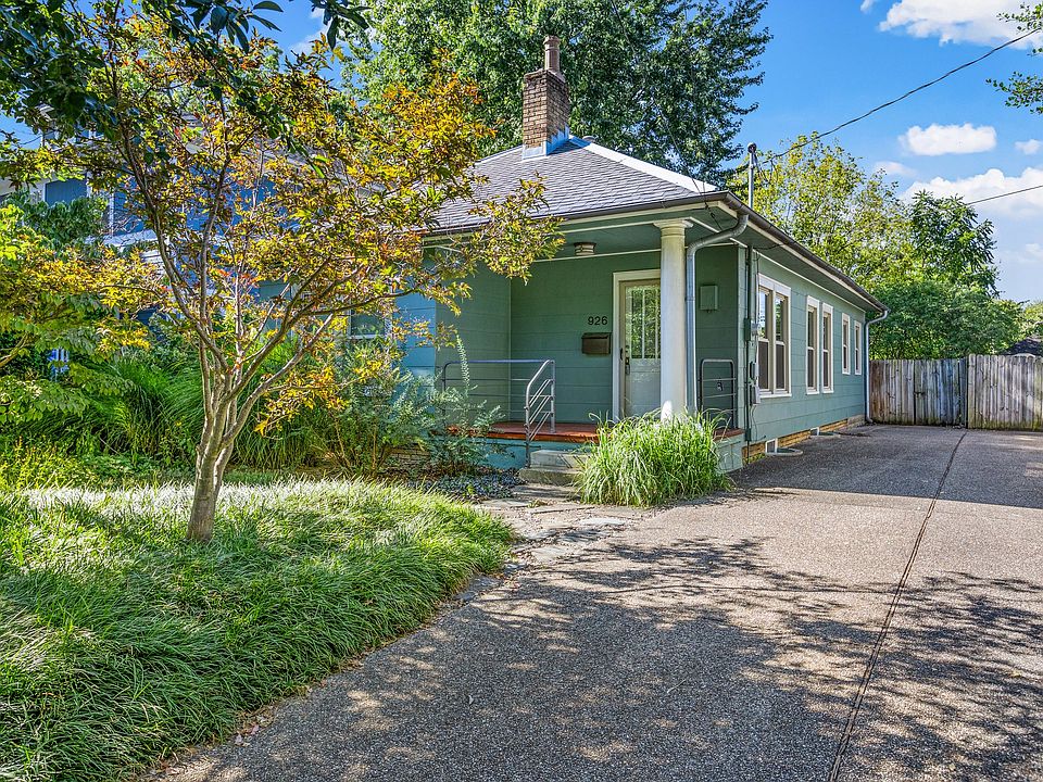 1st image of 926 Aurora Ave