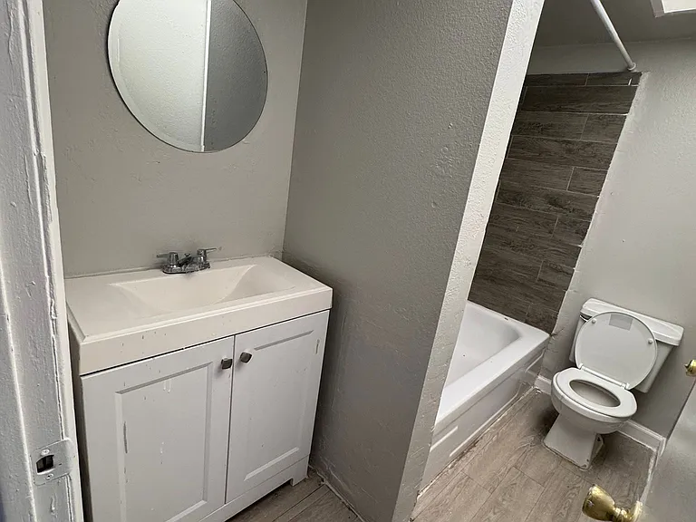 3605 W Bethany Home Rd #19 — Photo 6