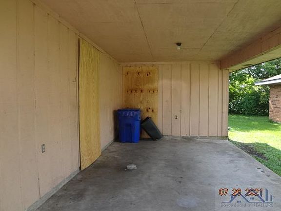 2nd image of 1732 S Barbier Ave