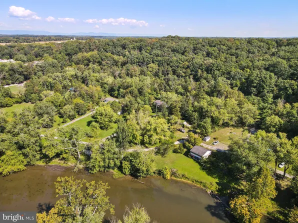 13721 Hopps Landing Rd, Hagerstown, MD 21740