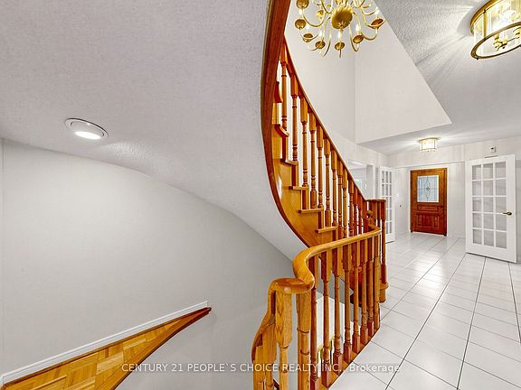 3rd image of 82 Embassy Dr