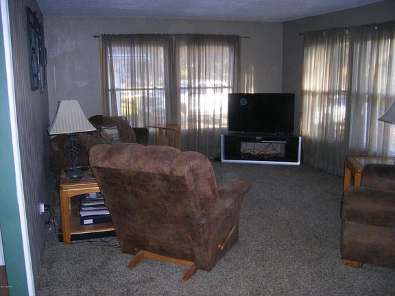 2nd image of 1960 Park Ave