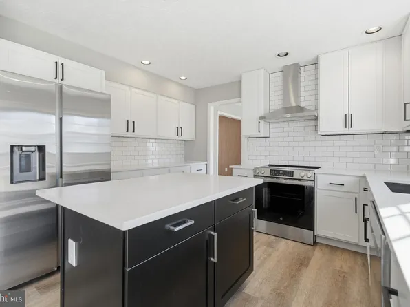 13231 Whiteholm Dr, Upper Marlboro, MD 20774