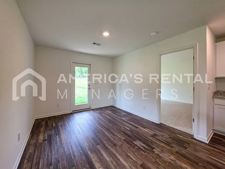 4325 Henry Rd — Photo 25