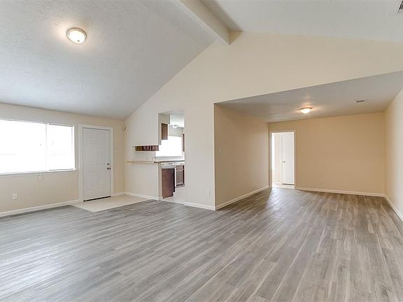 3rd image of 2419 Shady Brook Dr