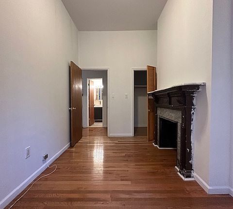 4th image of 60 W 48th St APT 3r