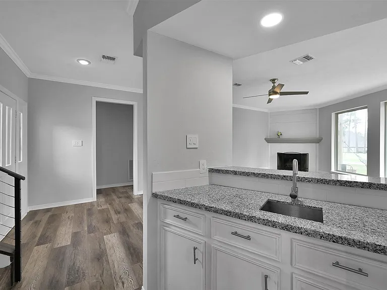 13527 Summer Hill Dr — Photo 8