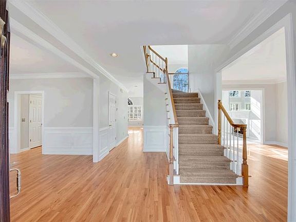 2nd image of 220 Lake Heights Dr