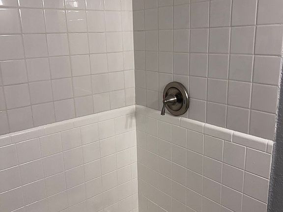 4th image of 1520 NE 16th Ter
