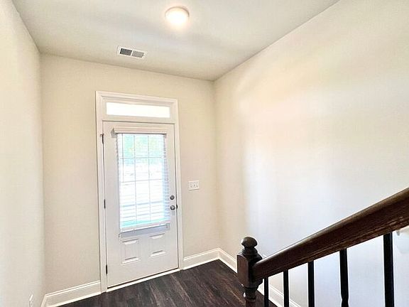 2nd image of 564 Amarante Cir #564