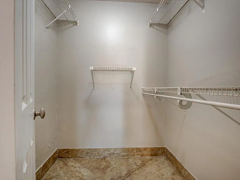 7946 Glen Abbey Cir — Photo 21