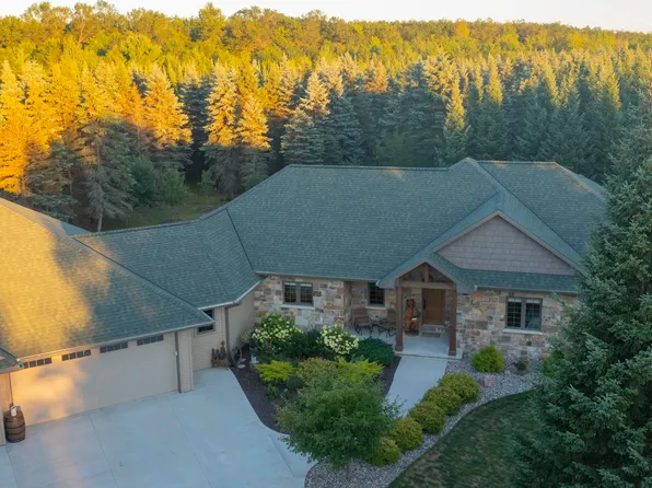 2203 Doran St, Oconto, WI 54153