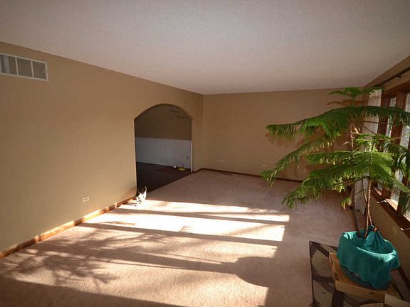 2nd image of 40W810 Creekwood Dr