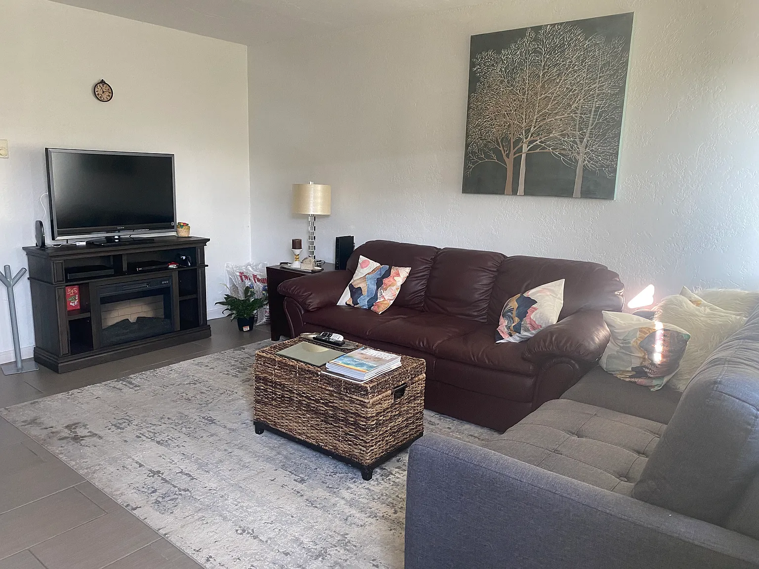 4 bed, 2.5 bath, 1566 sqft, $4,200 — Photo 4