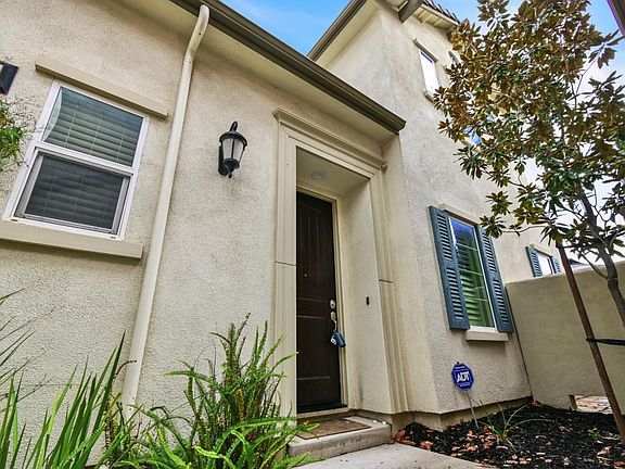 3rd image of 3315 Bramante Ln