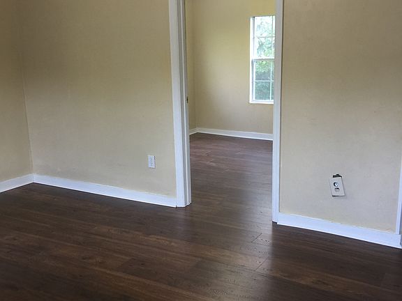 5th image of 2607 Saxon St