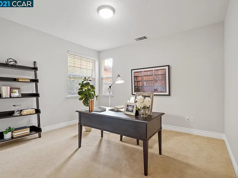 513 Wells Ct — Photo 29