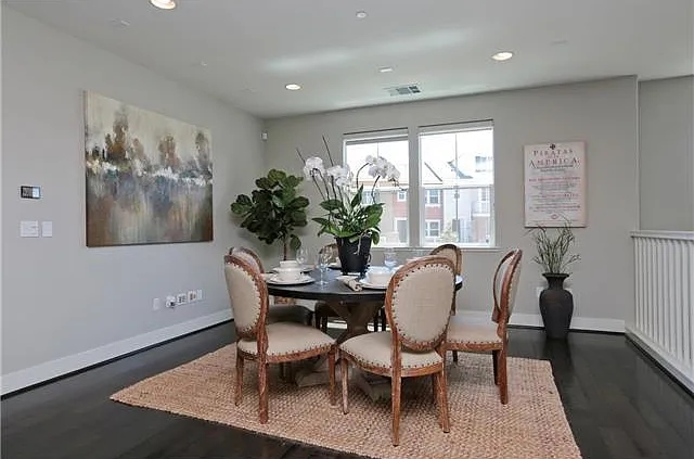 401 Derby Ave — Photo 10