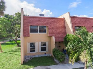 1 Pleasant Hill Ln, Tamarac, FL 33319