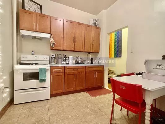 2nd image of 215 W 106th St #1D