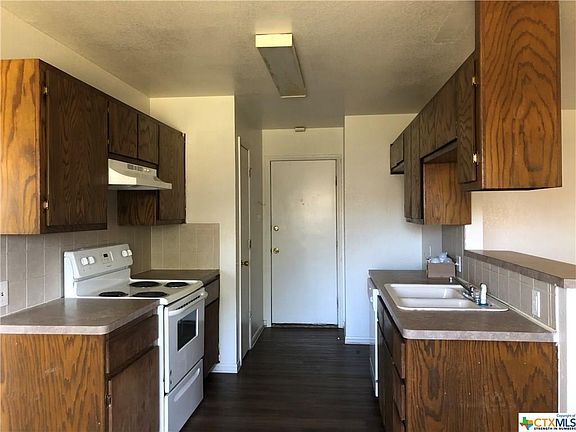 4th image of 1825 Fleetwood Dr